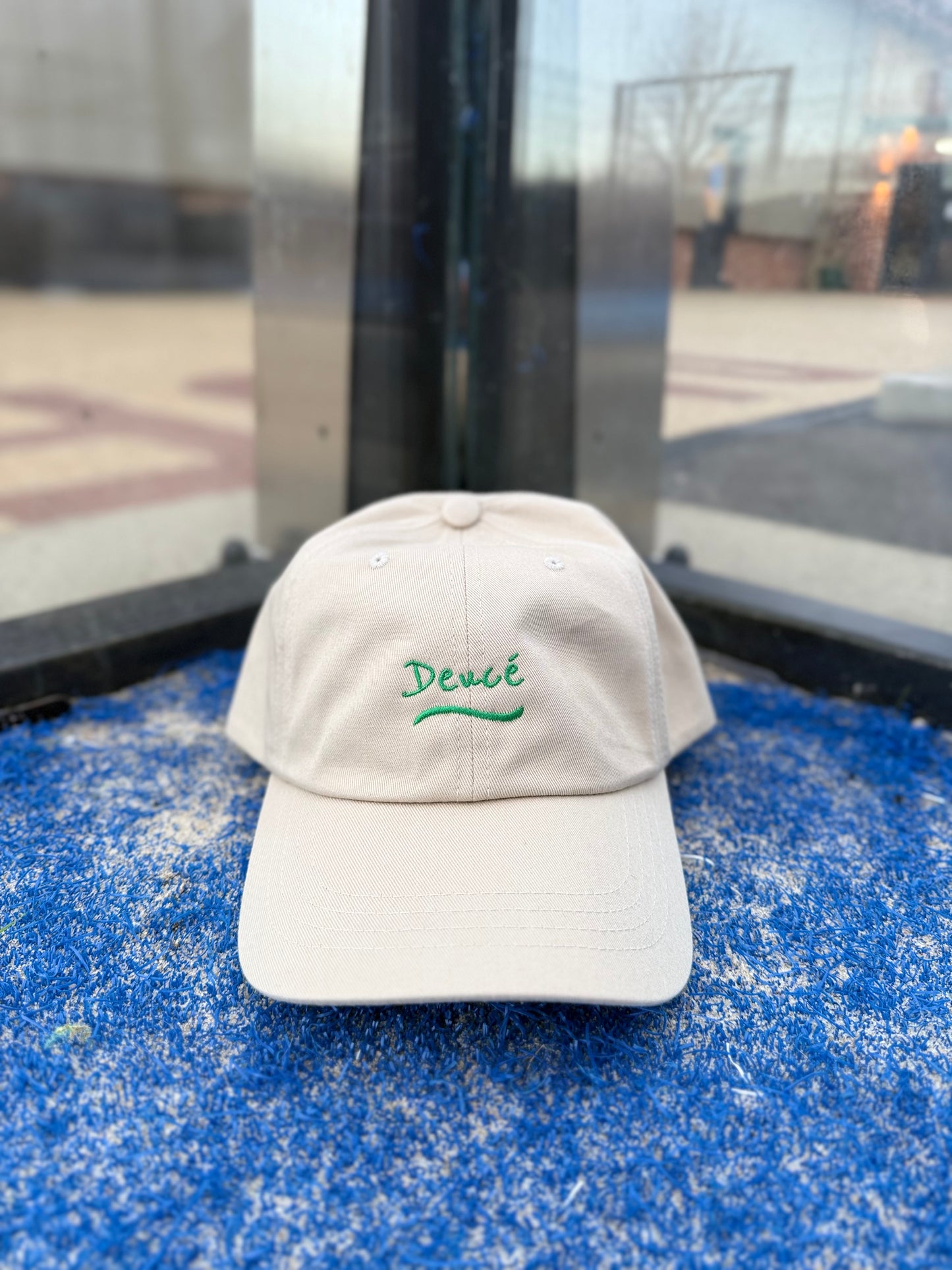 Deucé Dad hat